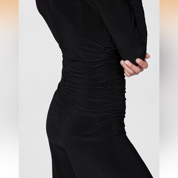 Norma Kamali Women's V Neck Longsleeve Shirred Waist Jumpsuit - Picture 4 of 16